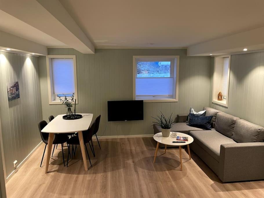 Lofoten - New Apartment, Close To Airport. Leknes Exteriör bild