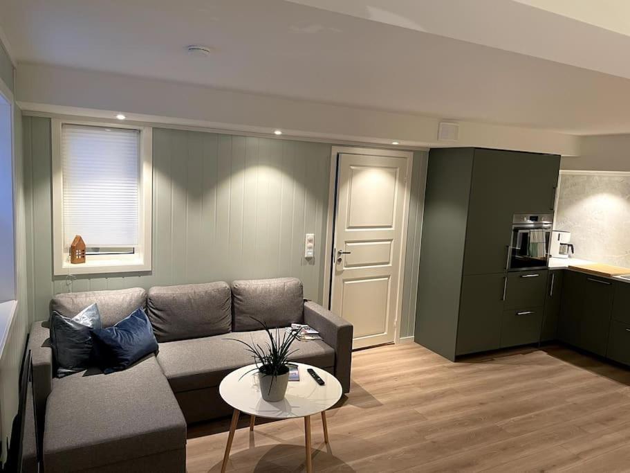 Lofoten - New Apartment, Close To Airport. Leknes Exteriör bild
